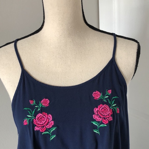 ❤️3X20 NO BOUNDARIES Navy Blue Flower Embroidered Tank Top | 2XL Junior - Picture 3 of 12
